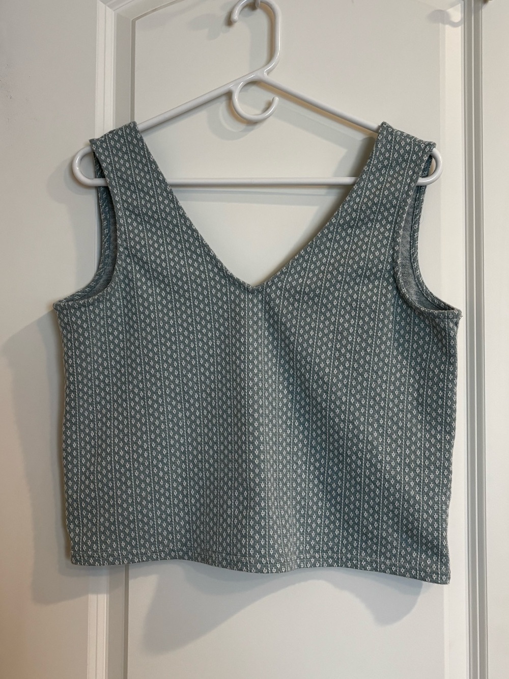 Madewell Textured V-Neck Tank in Sage